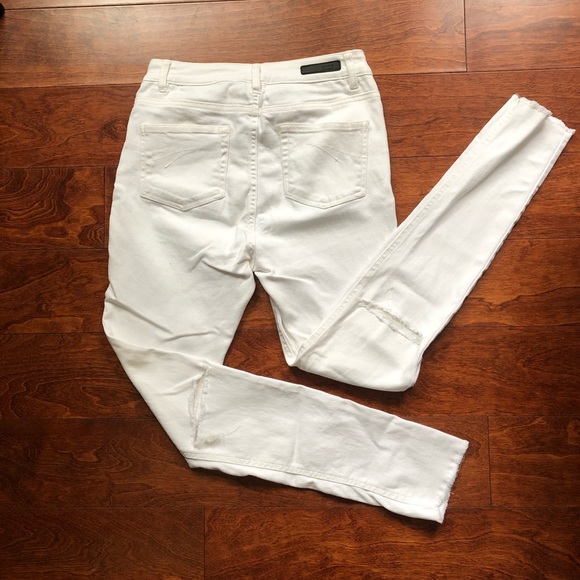 Like-New White Jeans (28) - Picture 3 of 5